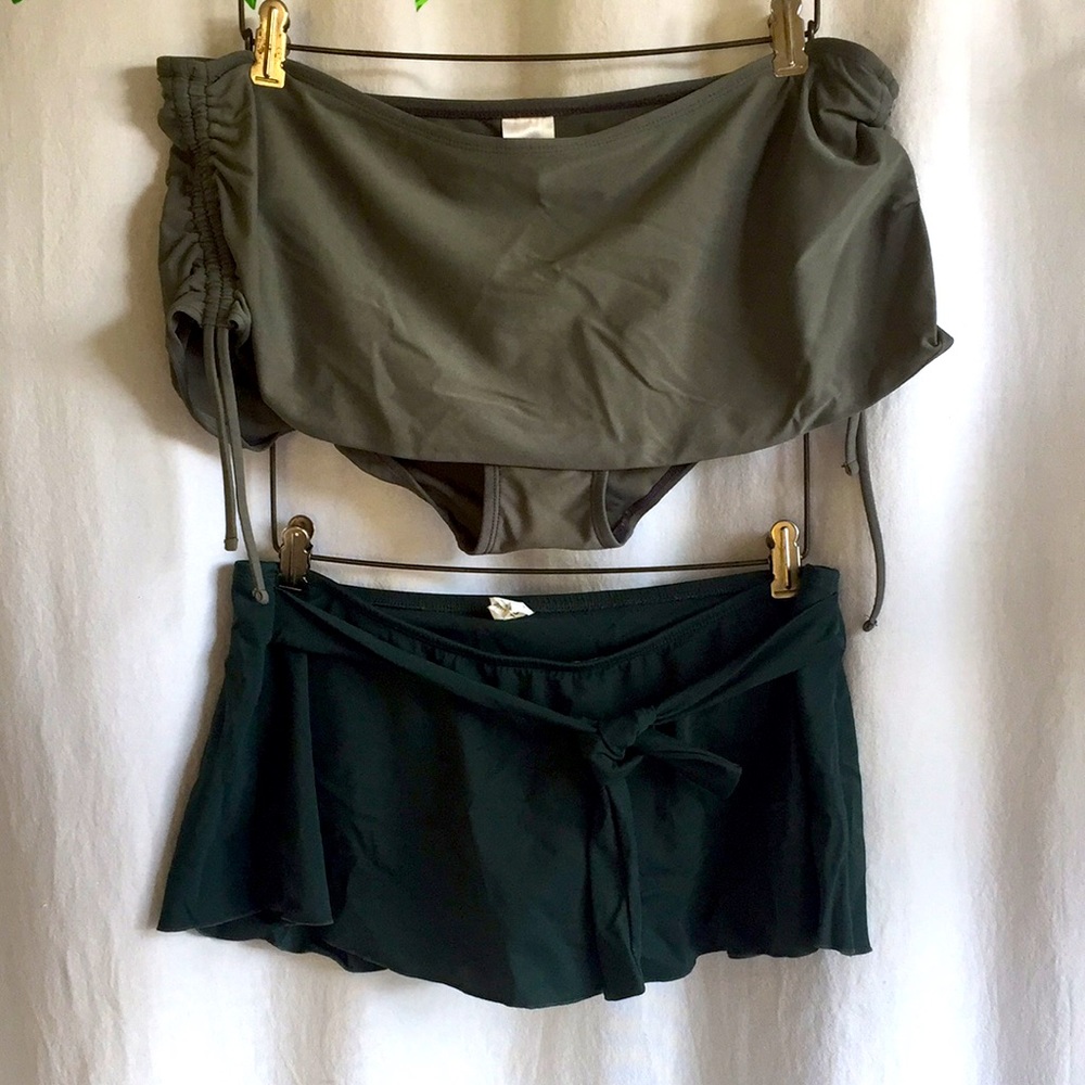 Bundle of 2 Merona swimsuit skirt bottoms